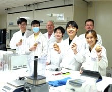 Students having their potatoes experiment with WUR Faculty