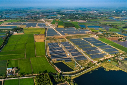 solar panels photo from the air (thumbnail)