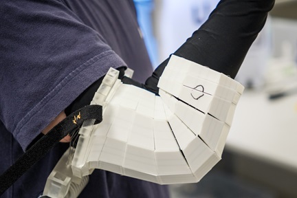 Close up of the RoboFabric elbow support that can help reduce loads by 40 per cent (NTU Singapore)
