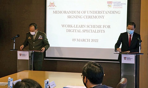 Thumbnail photo of the MoU signing ceremony.