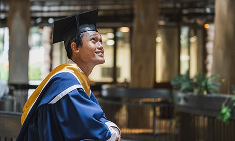 Thumbnail photo of a valedictorian.