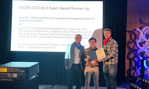 SCSE PhD student, Lucas Vinh Tran received the award certificate from the General Chairs of WSDM 2020, Prof James Caverlee (Texas A&M University) and Prof Xia Hu, Ben (Texas A&M University) in Houston, Texas.