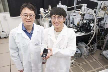 NTU scientists develop a new energy-efficient ultracompact laser