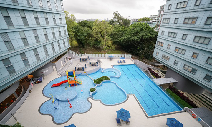 Swimming pool 720 x 432