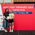 21 Prize-presentation to the top runners