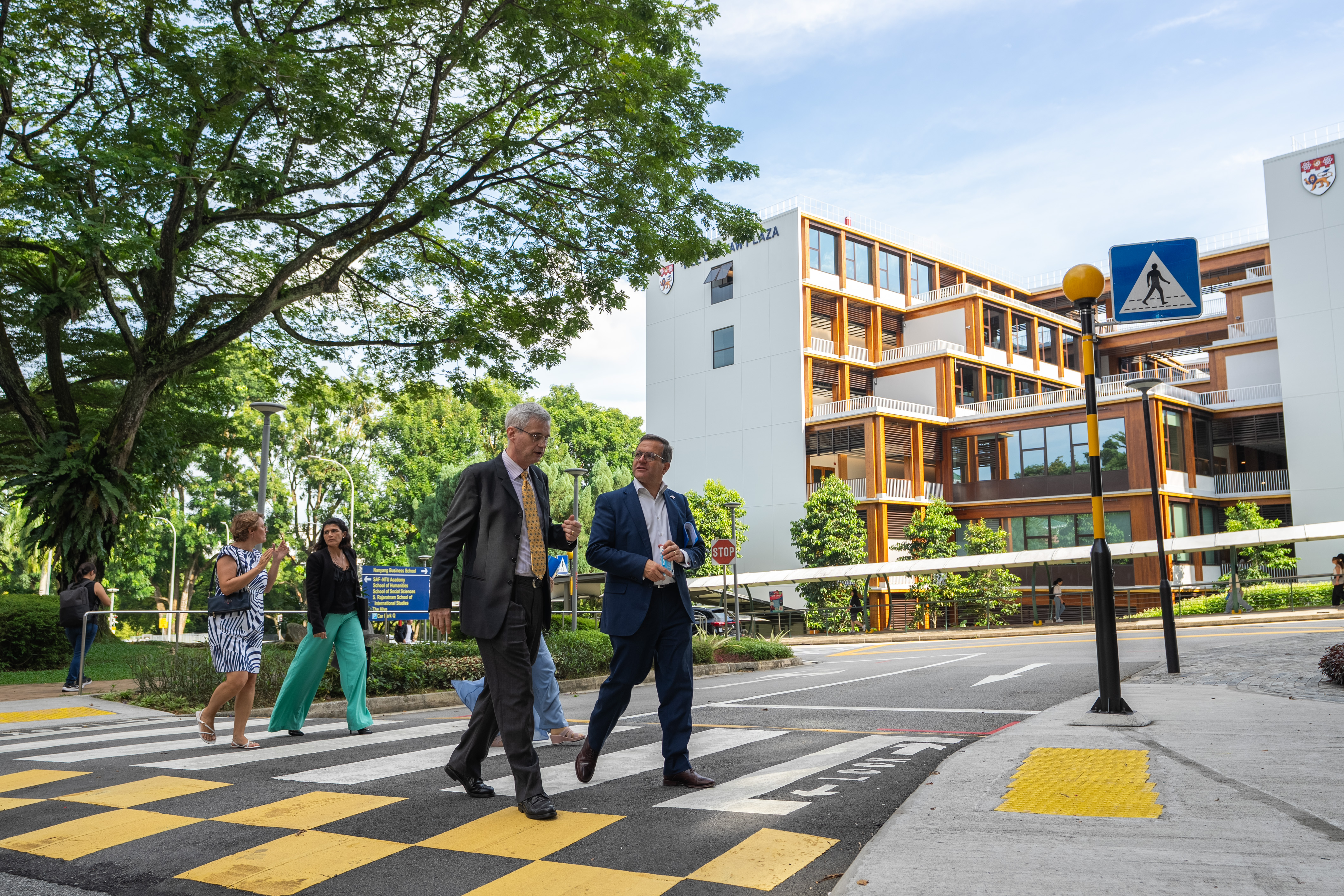 Meeting with Ambassador of Portugal 0908