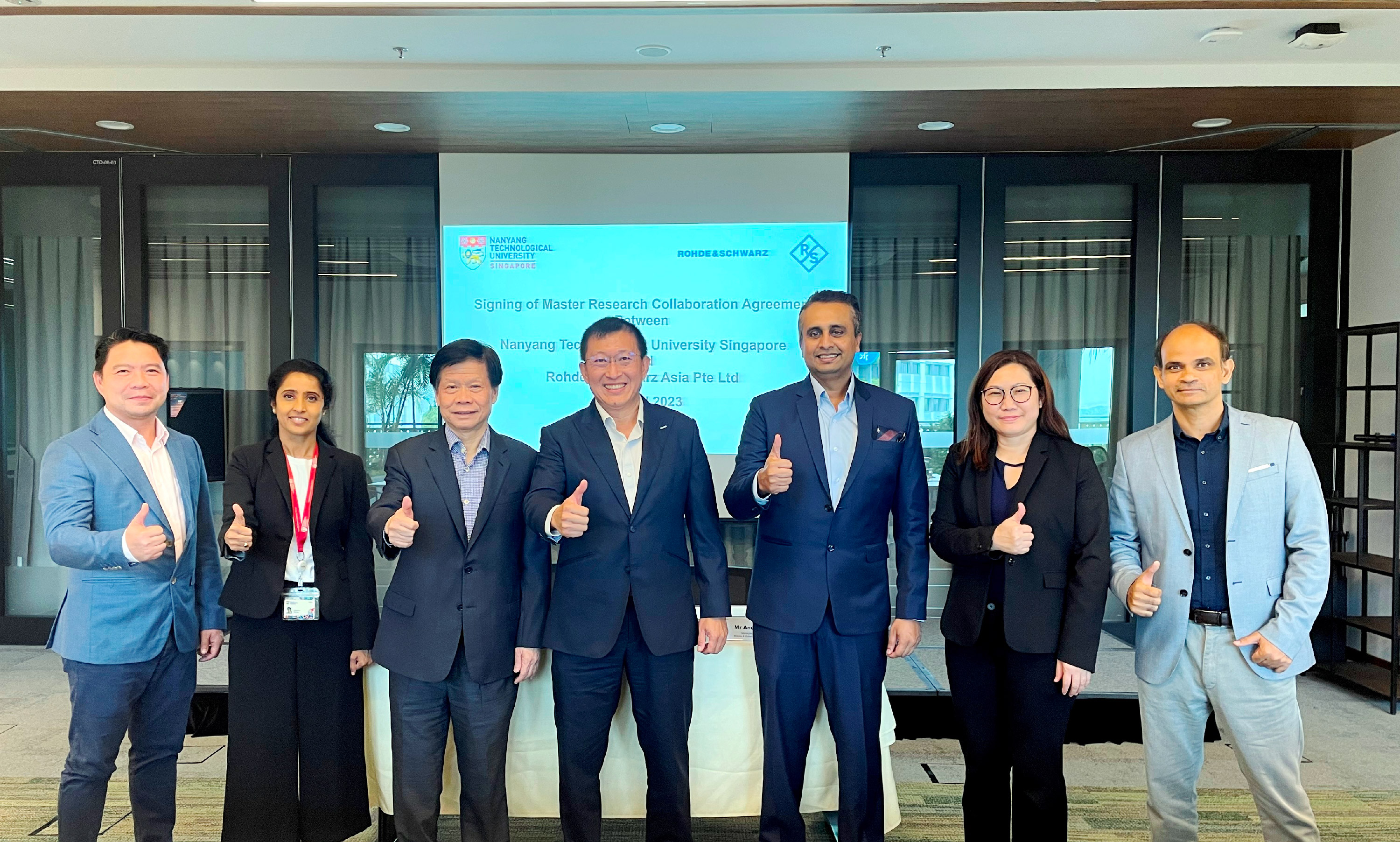 Rohde and Schwarz-01