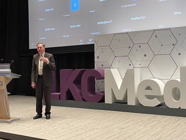 Prof Barry Marshall giving a talk at LKCMedicine