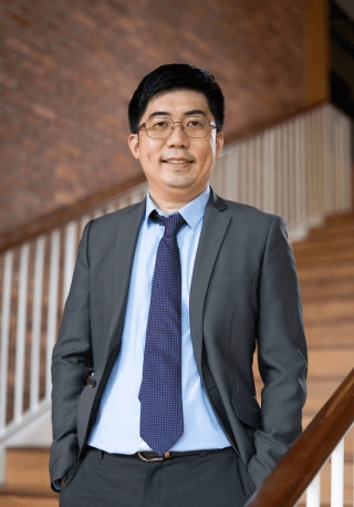 Daniel Ng_320px X 458px