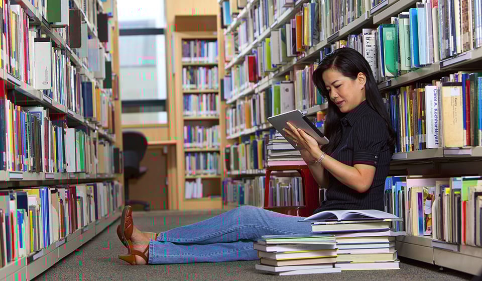 books, library, research, journals, ipad, elearning, immersive reading, reading, study, quiet time, peaceful